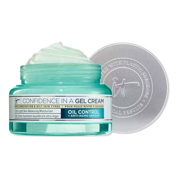 Read more about the article The #1 Best-Selling Anti-Aging Moisturizer On the Market Now Comes in Oil Free Form, and Helps Keep My Mature Skin Shine Free