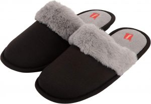 Read more about the article 12 Cozy, Supportive Slippers You Can Snag on Amazon—All Under $50