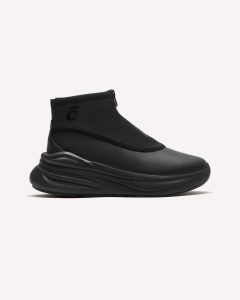 Read more about the article These Cushioned Hybrid ‘Superboots’ Are Already My Favorite Winter Shoe